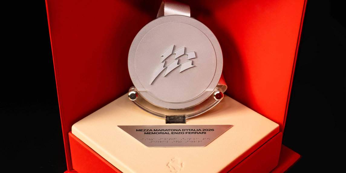 Mezza Maratona d’Italia, la medaglia che nasce dove nascono i motori