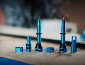 Peaty's Holeshot Fast Flow - valvola tubeless - cover