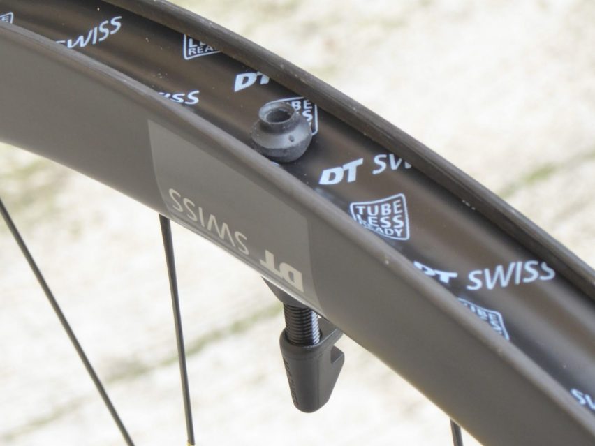 tubeless pro e contro - cerchio e valvola tubeless