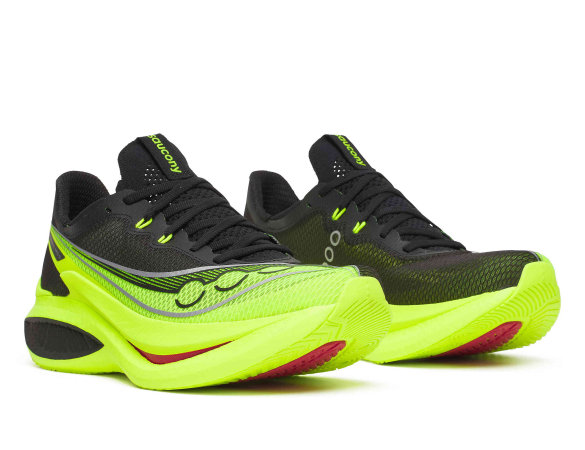 Saucony Endorphin Pro 5: la prima con piastra scanalata in carbonio