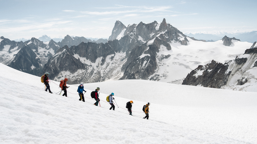 Arc’teryx Alpine Academy 2026: formazione, clinic e Alpine Village a Chamonix