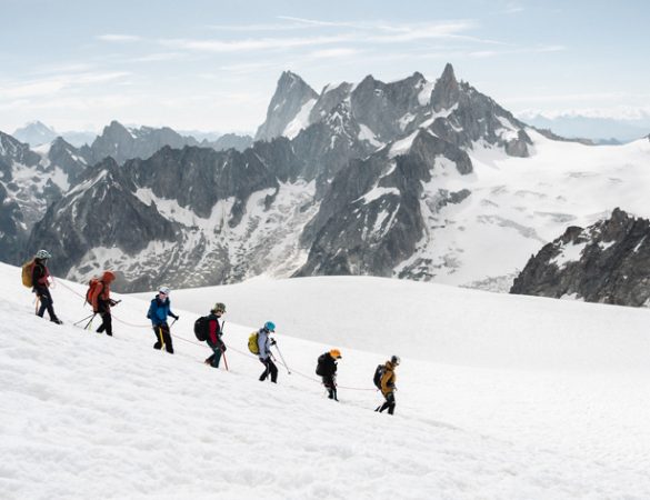 Arc’teryx Alpine Academy 2026: training, clinic and Alpine Village in Chamonix
