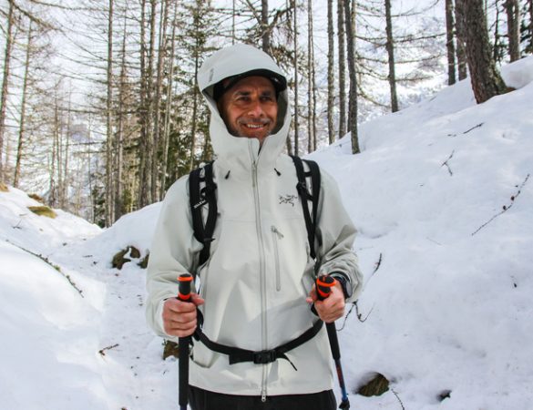 Arc’Teryx Beta SV Jacket, the revamped mountaineering icon | Review