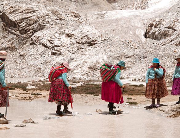 SCARPA and GORE-TEX alongside the Cholitas Escaladoras: the mountain as a symbol of courage and freedom