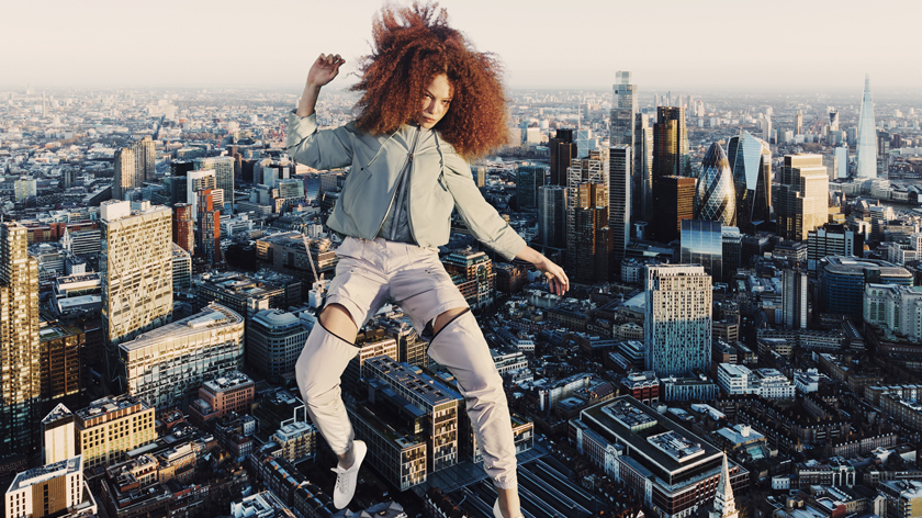 Moose Knuckles SS26: l’outerwear leggero che ridefinisce lo stile urban outdoor