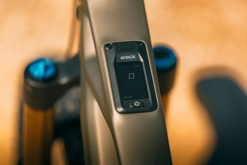 avinox m2s - mondraker zendit - display