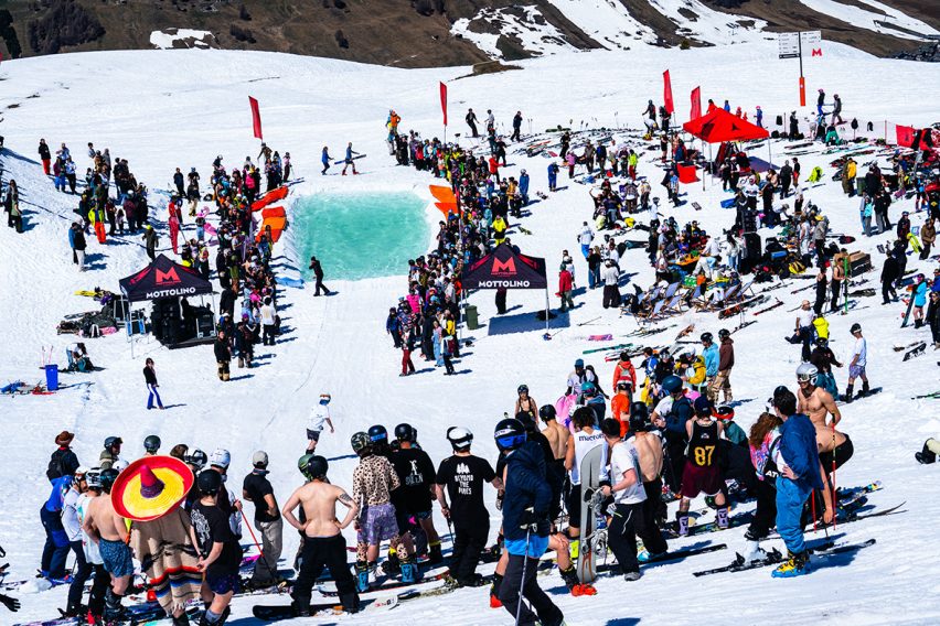 Mottolino Slash Party - Atomic