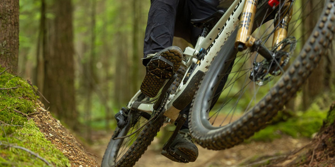 Shimano presenta i nuovi pedali flat Saint e Deore XT per Trail ed Enduro