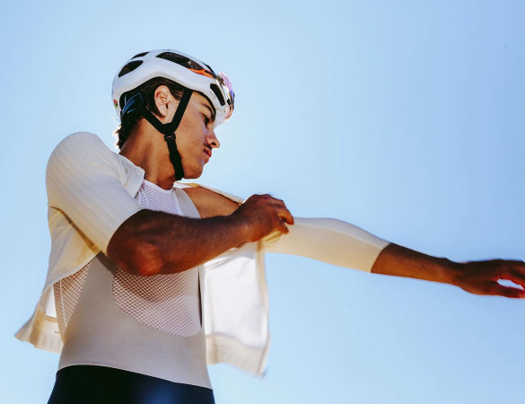 Santini AERO RACE: la maglia che trasforma la CO₂ in velocità