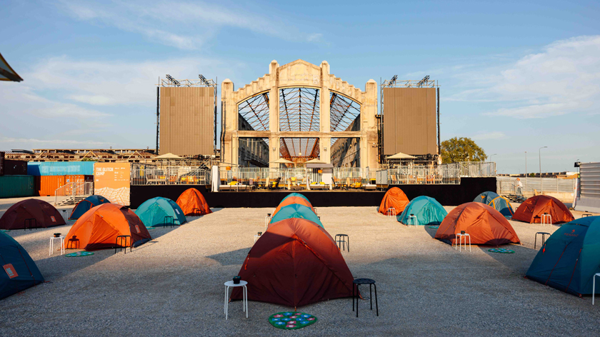 Milano Design Week 2026, Ferrino rinnova la partnership con Glitch Camp