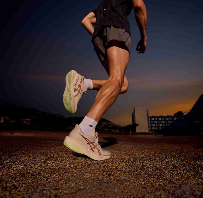ASICS Novablast 6