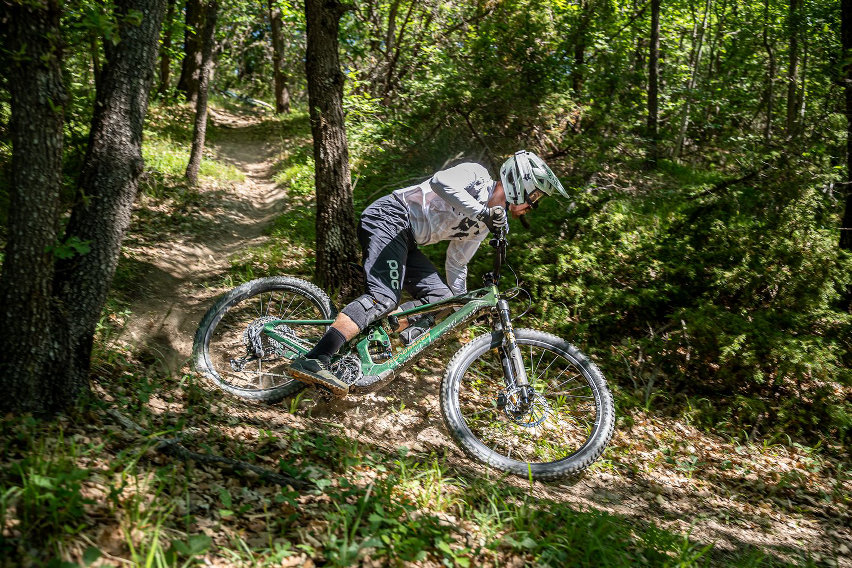 Mondraker Zendit RR S: eMTB full carbon con motore Avinox M2S - cover