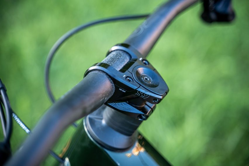 Mondraker Zendit RR S: eMTB full carbon con motore Avinox M2S - stem