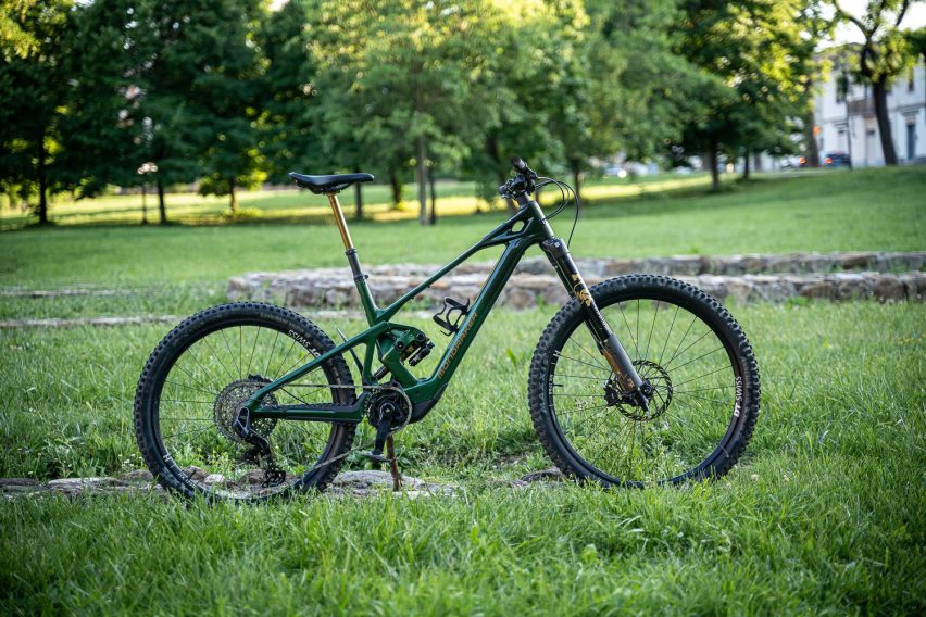 Mondraker Zendit RR S: eMTB full carbon con motore Avinox M2S - bici lato dx