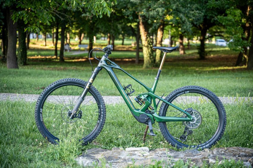 Mondraker Zendit RR S: eMTB full carbon con motore Avinox M2S - bici lato sx