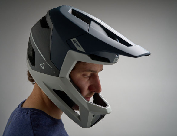 Leatt Gravity 5.0: il nuovo riferimento dei caschi integrali leggeri