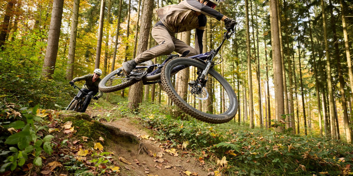 Vaude: pantaloni, zaino e accessori per vivere l’estate sui trail