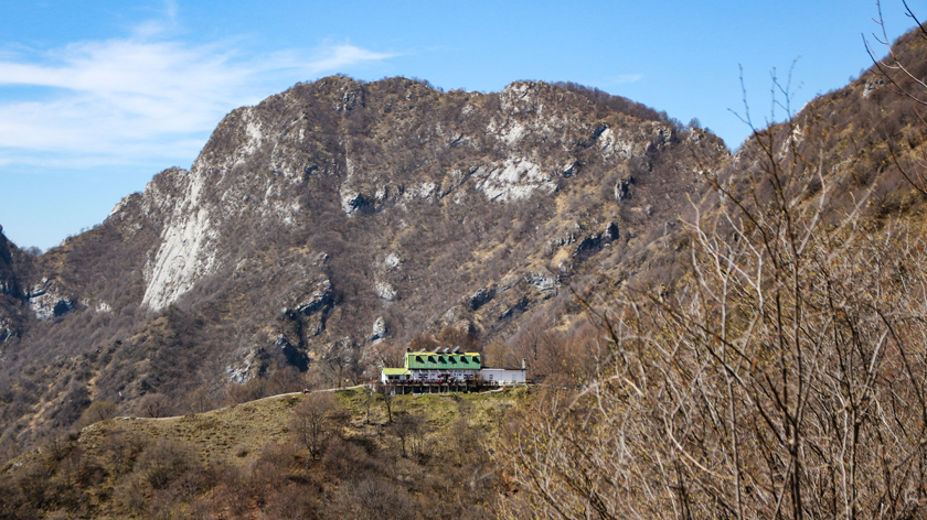 Hiking to the Pirlo allo Spino Refuge, West Lake Garda