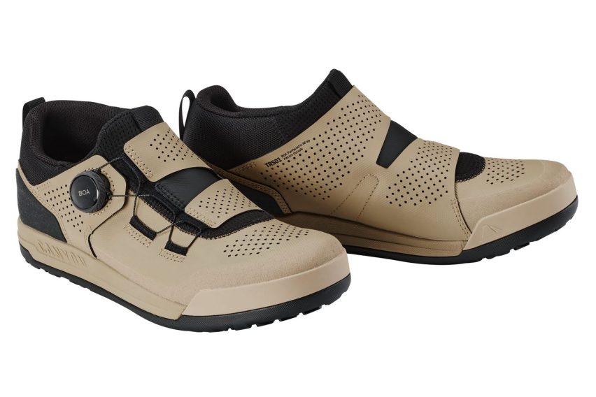 canyon loamr clip - scarpe mtb trail e bike park - 01