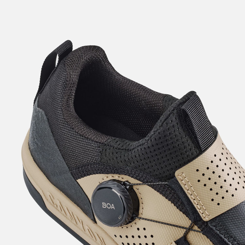 canyon loamr flat - scarpe mtb trail e bike park - collare