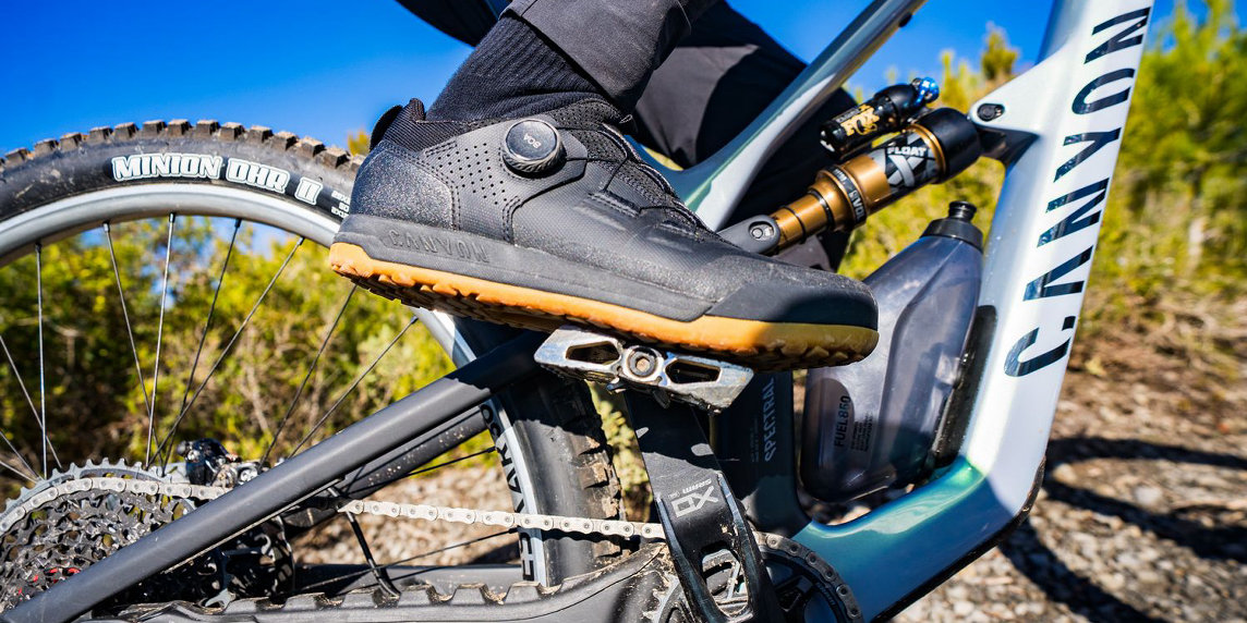 Canyon Loamr: le nuove scarpe MTB per trail e bike park, con suole Vibram e chiusura BOA