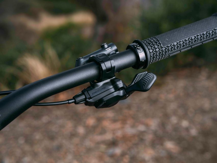 shimano deore m7200 m6200 - gruppo mtb - comando - lifestyle