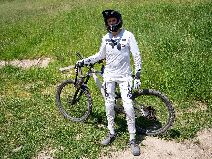 Fox Flexair Diffuse SE maglia e pantaloni MTB - cover