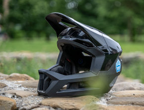 Leatt Gravity 5.0 - test casco full-face enduro - cover