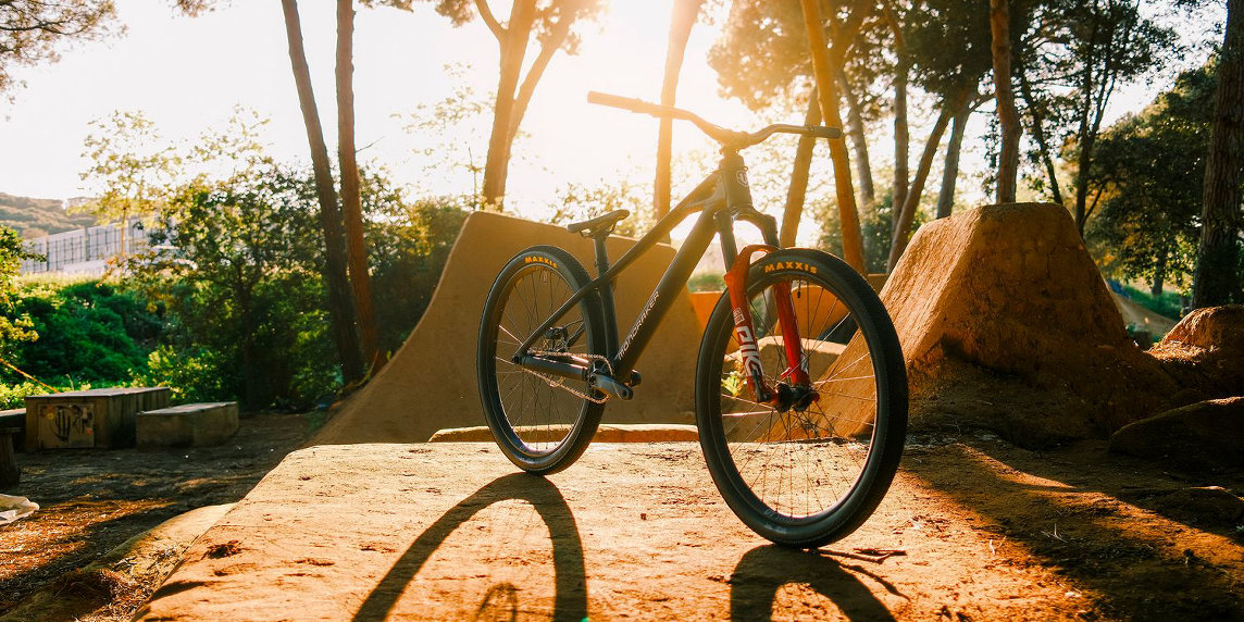 Mondraker Kaoz: la nuova dirt jump per pump track, skatepark e riding creativo