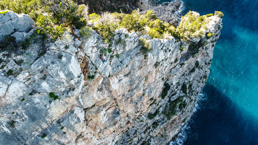 Granito e calcare, i due volti dell’arrampicata in Sardegna