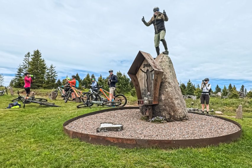 passo oclini emtb - monumento commemorativo vaia 2018