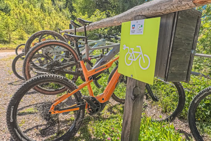 passo oclini emtb - malga Neuhütt ricarica e-bike
