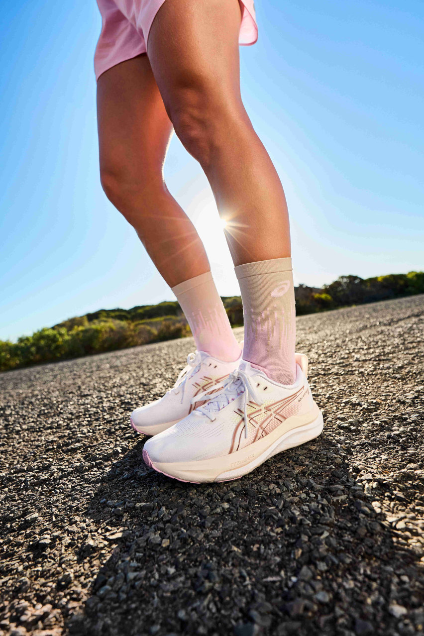 GEL-KAYANO 33 di ASICS