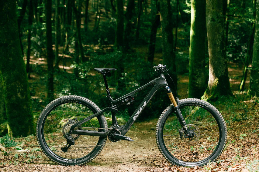 BH iLynx+ DL Trail eMTB - bici carbon