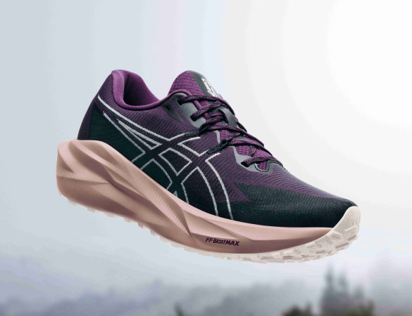 BLAZEBLAST di ASICS: la nuova serie trail che porta il “bounce” fuori dall’asfalto