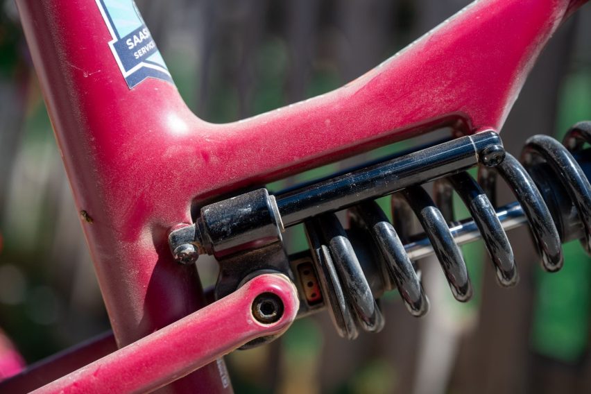 arc8 esxtra coil - short test mtb enduro - dual pivot suspension system close-up