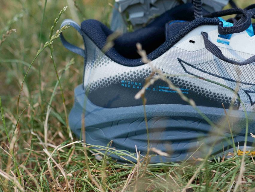 LR Mizuno Neo Daichi X