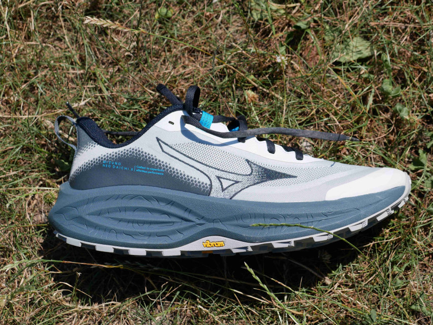 LR Mizuno Neo Daichi X