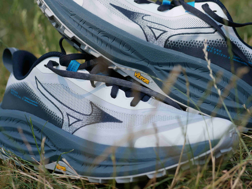 LR Mizuno Neo Daichi X