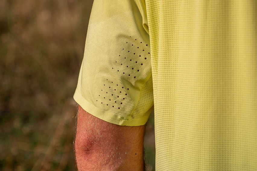 fox flexair ss jersey - test review - perforazioni