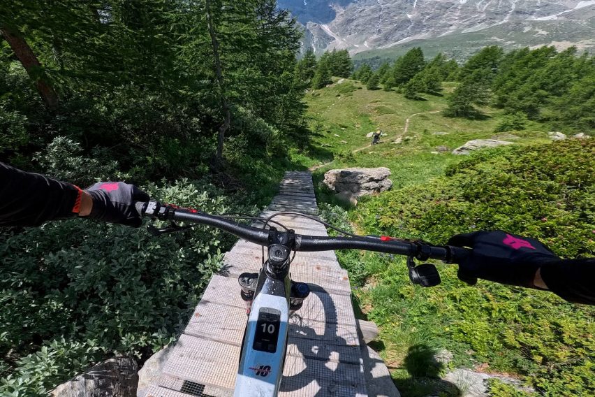 thok tp4 capsule collection - short test emtb - action POV 01