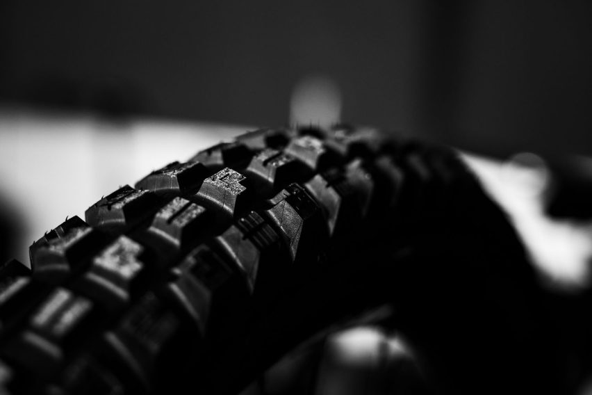 Maxxis Minion DHX - nuovo pneumatico MTB Gravity - battistrada