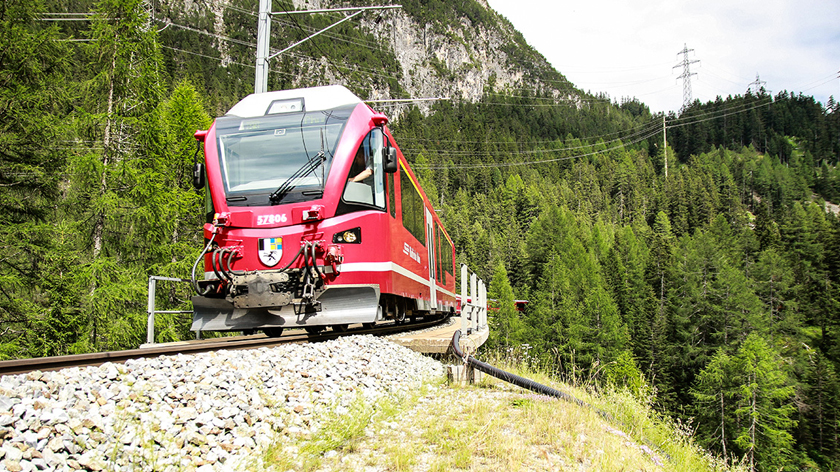 The Albula Red Train, those panoramic windows on the Swiss Alps. Chapter 1: From Thusis to Bergün
