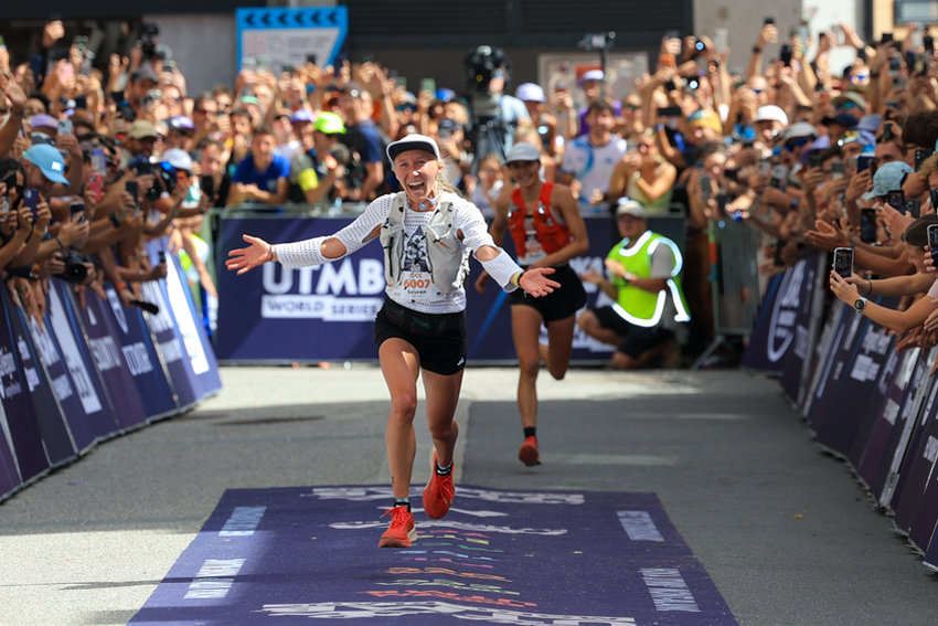 Lauren Gregory (USA, UTMB Index 804), vincitrice di OCC by HOKA UTMB Mont-Blanc