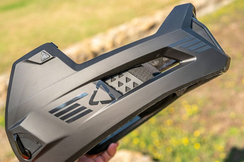 Leatt MTB Enduro 4.0 - short test casco 2-in-1 - mentoniera
