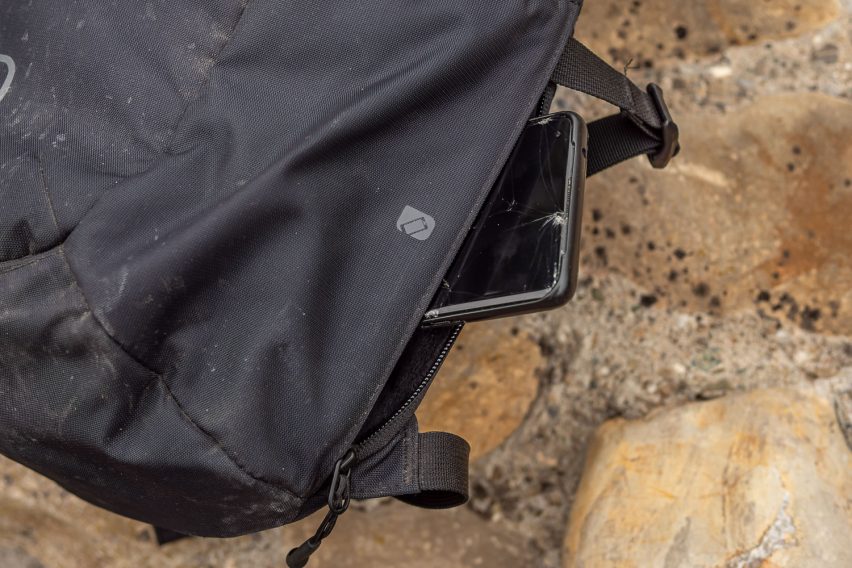 Ortovox Sequence Daypack 15 - test zaino mtb - tasca smartphone