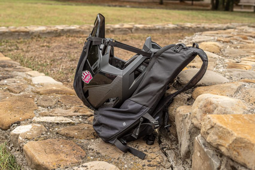 Ortovox Sequence Daypack 15 - test zaino mtb - rete porta casco