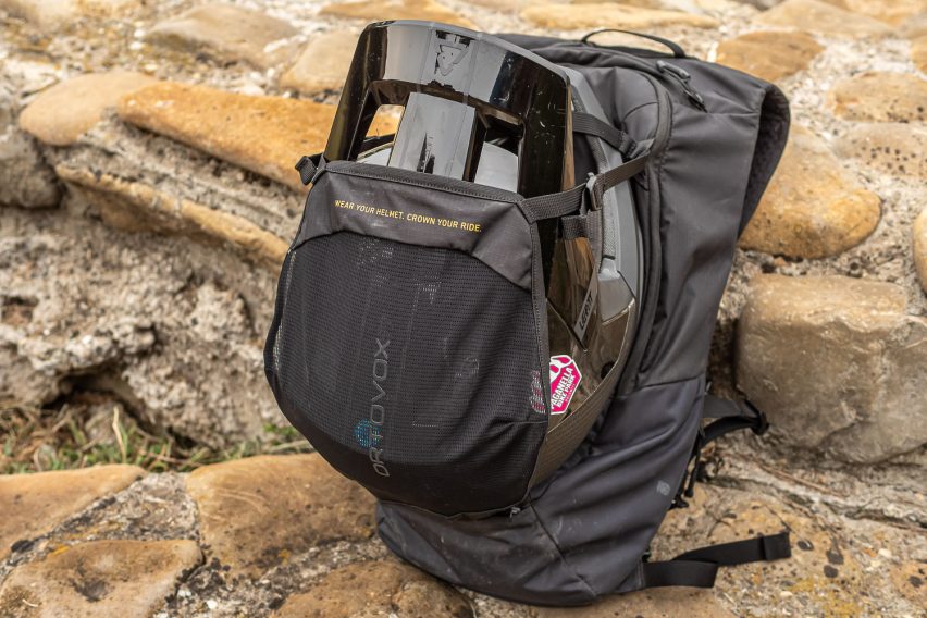 Ortovox Sequence Daypack 15 - test zaino mtb - rete porta casco 01