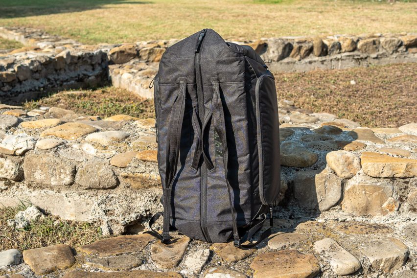 Thule RoundTrip MTB Duffel 70L - borsone da viaggio in test - in piedi