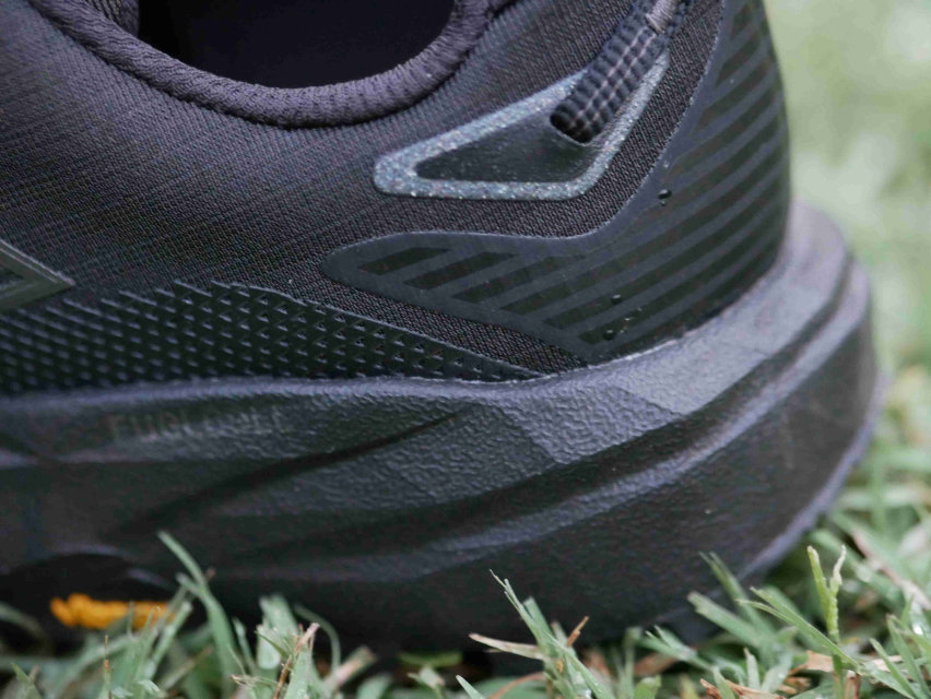 New Balance Rebel Trail nera